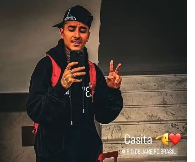 Pulgar na sua casa; Contatados por porteiro, agentes de Pulgar mostraram a polícia contrato de aluguel de casa com filha de bicheiro; chileno nem foi acordado