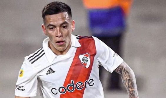 Ezequiel Barco, possível alvo do Flamengo, em ação pelo River Plate da Argentina.
