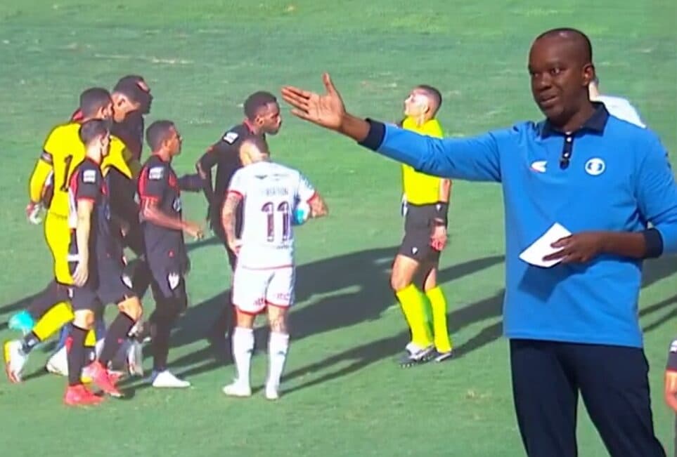PC Oliveira analisa lances de Flamengo x Atlético-GO; comentarista concordou com decisões maioria das arbitragem, mas apontou jogador goiano que deveria ser expulso