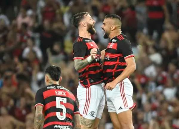 Pendurados Fabrício Bruno e Léo Pereira podem desfalcar Flamengo contra o Bragantino caso tome cartão no Brasileirão