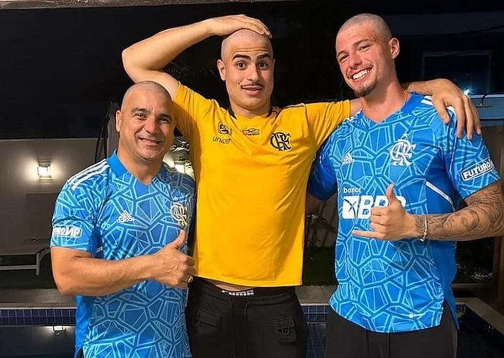 Raphael Nunes com pai e outro goleiro do Flamengo