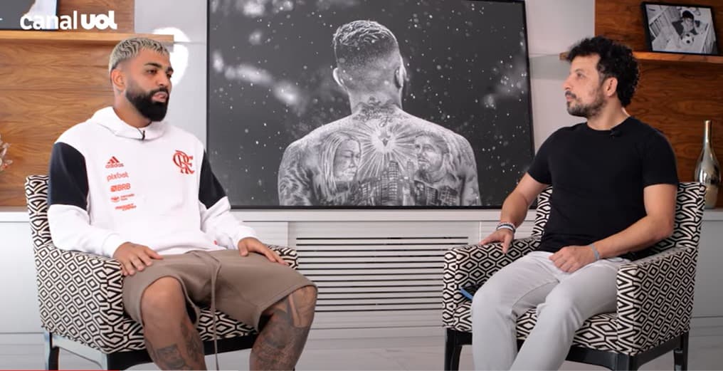Gabigol dá entrevista a André Hernan, do Uol