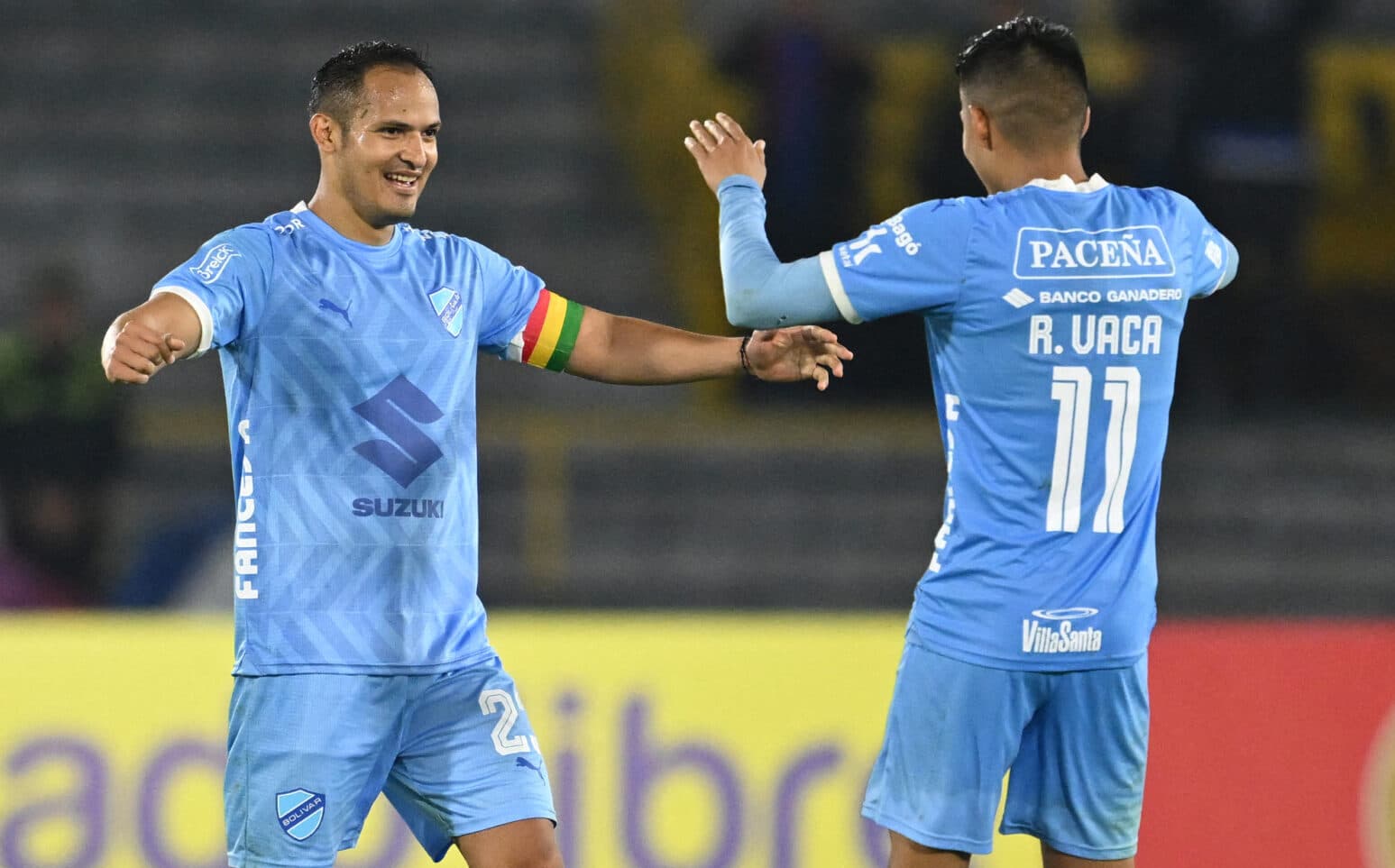 Ramiro Vaca, um dos poucos titulares do Bolívar que atuou contra o Petrolero, comemora gol; time enfrenta Flamengo na Libertadores