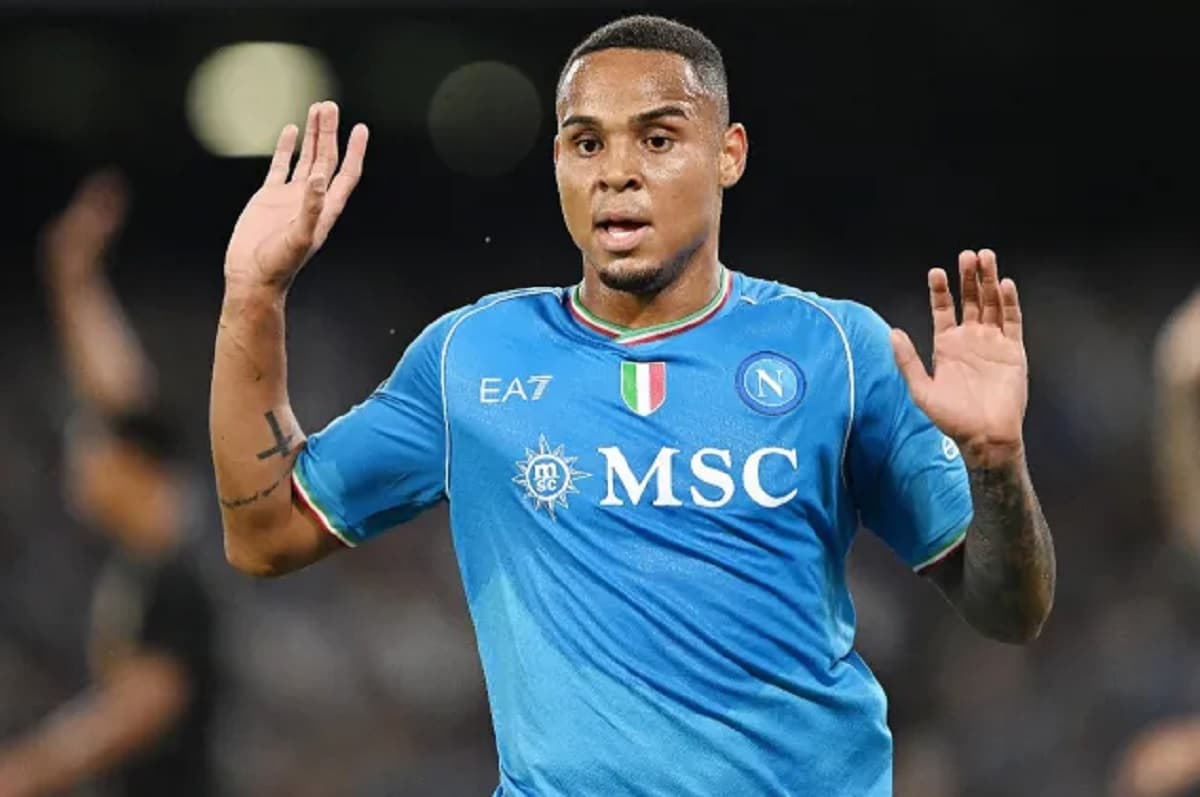 natan ex-flamengo em ação no jogo do napoli botafogo tem interesse