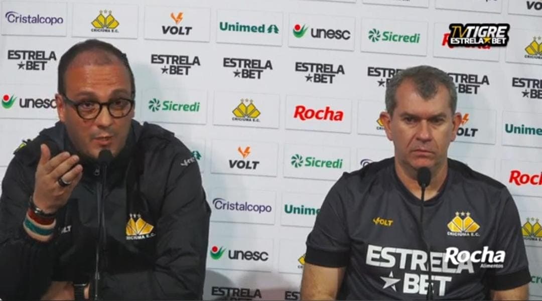 Alex Brasil e Claudio Tencati choram após derrota do Criciúma para o Flamengo