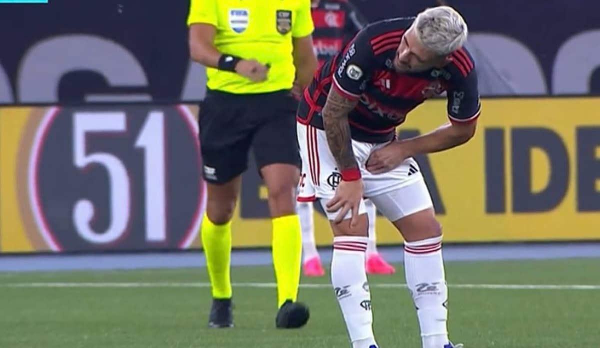 arrascaeta sente lesão durante flamengo x botafogo