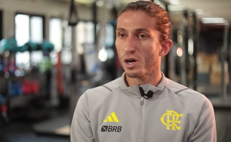Filipe Luís falando à FlaTV sobre Flamengo x Olympiacos, que se enfrentam pelo Mundial Sub-20
