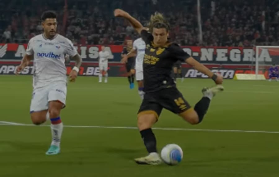 athletico pr marca com canobbi contra fortaleza adversário do flamengo no g4