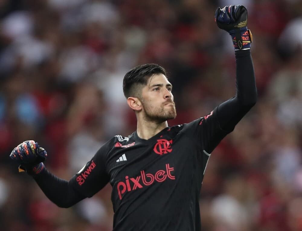 Rossi comemora defesa em jogo do Flamengo; goleiro falou sobre final da Copa do Brasil e projetou jogos contra Atlético-MG