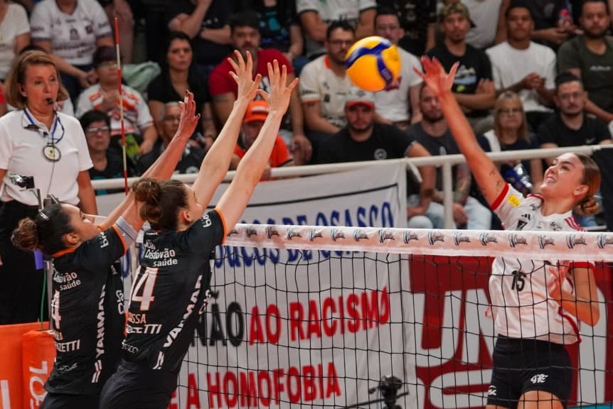 Helena ataca em Sesc Flamengo x Osasco; ponteira projetou partida contra o Pinheiros