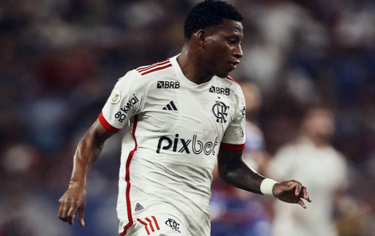 gonzalo plata em jogo do flamengo contra o fortaleza