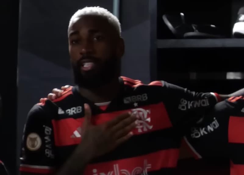 Gerson discursa no vestiário e bate no peito antes de Flamengo x Internacional no Maracanã