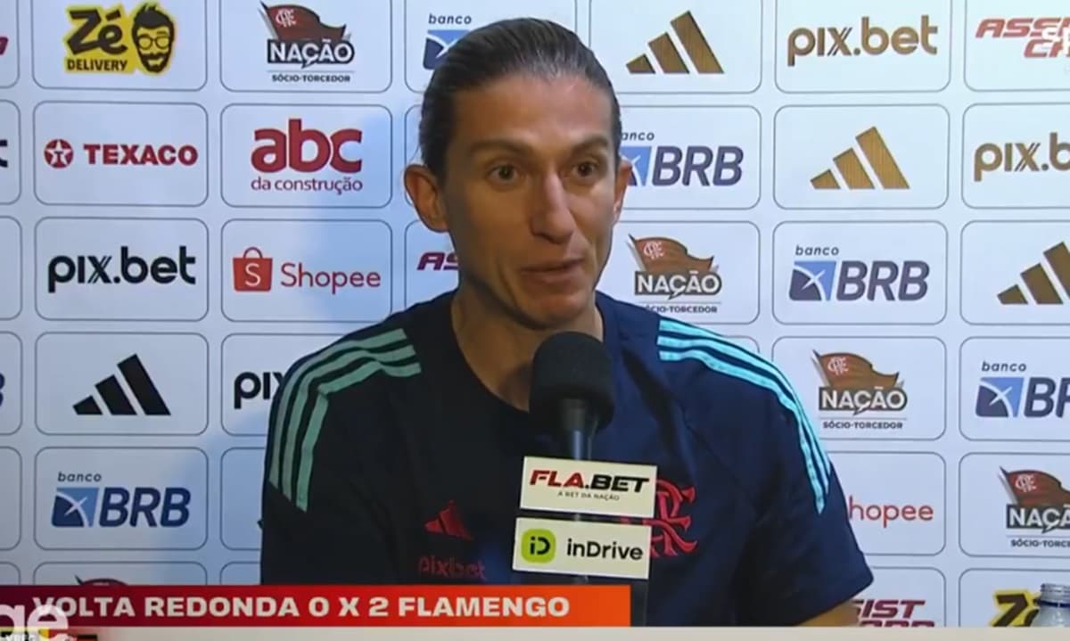 filipe luís em coletiva após vitória do flamengo contra volta redonda