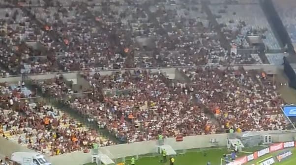 Arquibancada Setor Norte sem torcidas organizadas do Flamengo em partida contra o Maricá