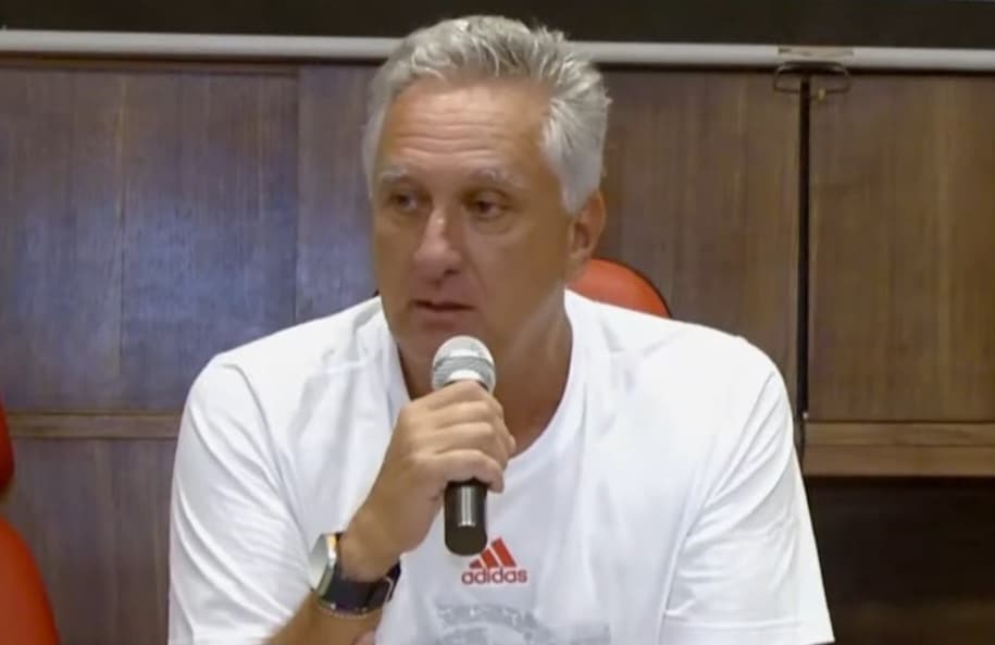 Marcus Vinicius na apresentação de Sergio Hernández