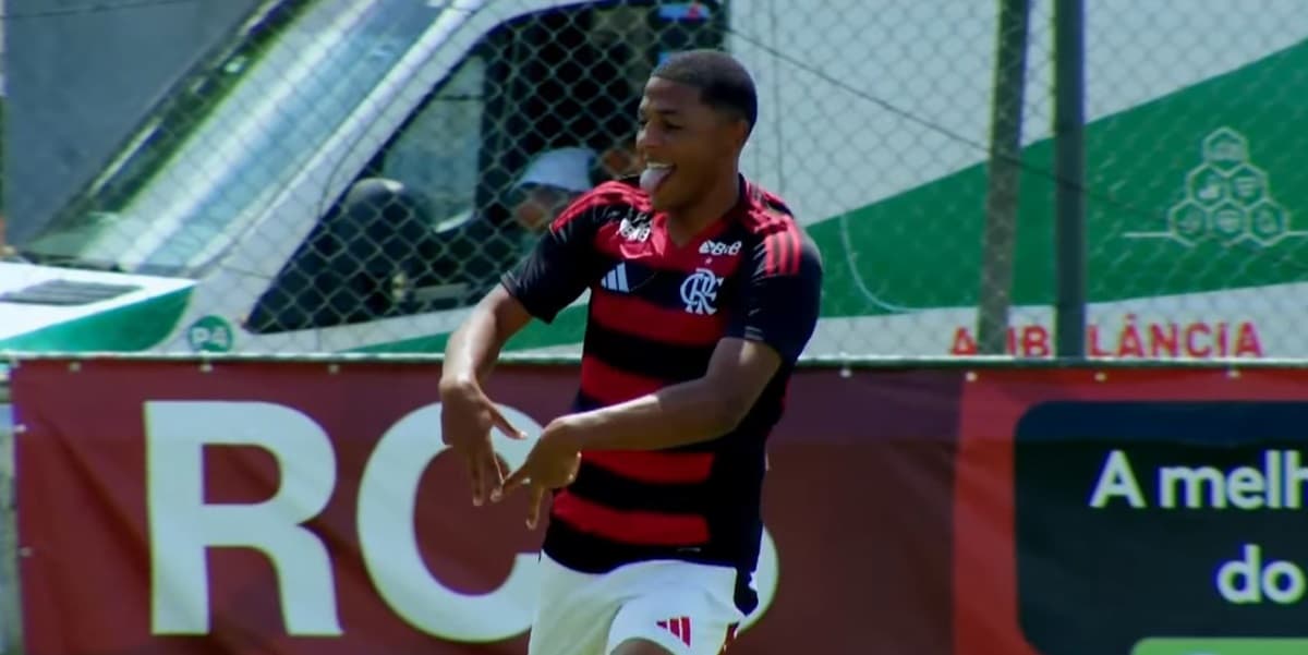 Kaio Gomes comemora gol do Flamengo no Carioca Sub-17