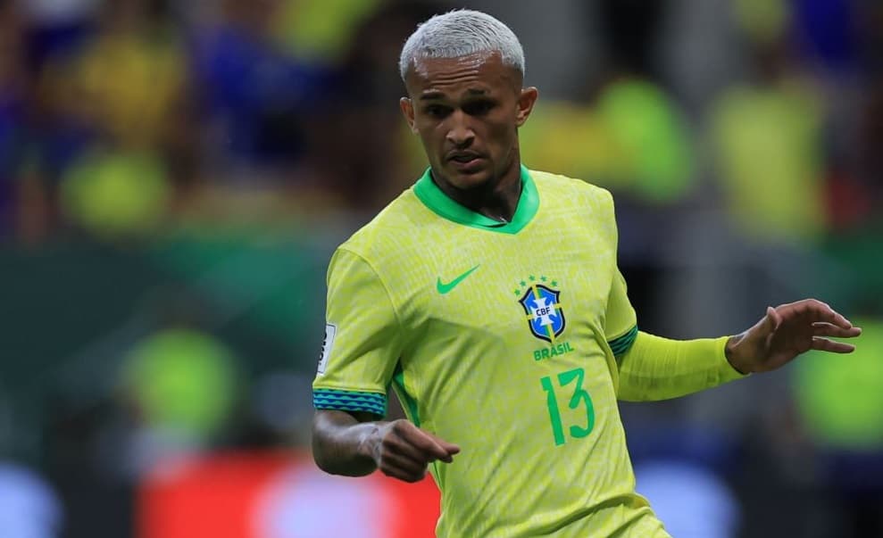 wesley em jogo da seleção brasileira contra a argentina