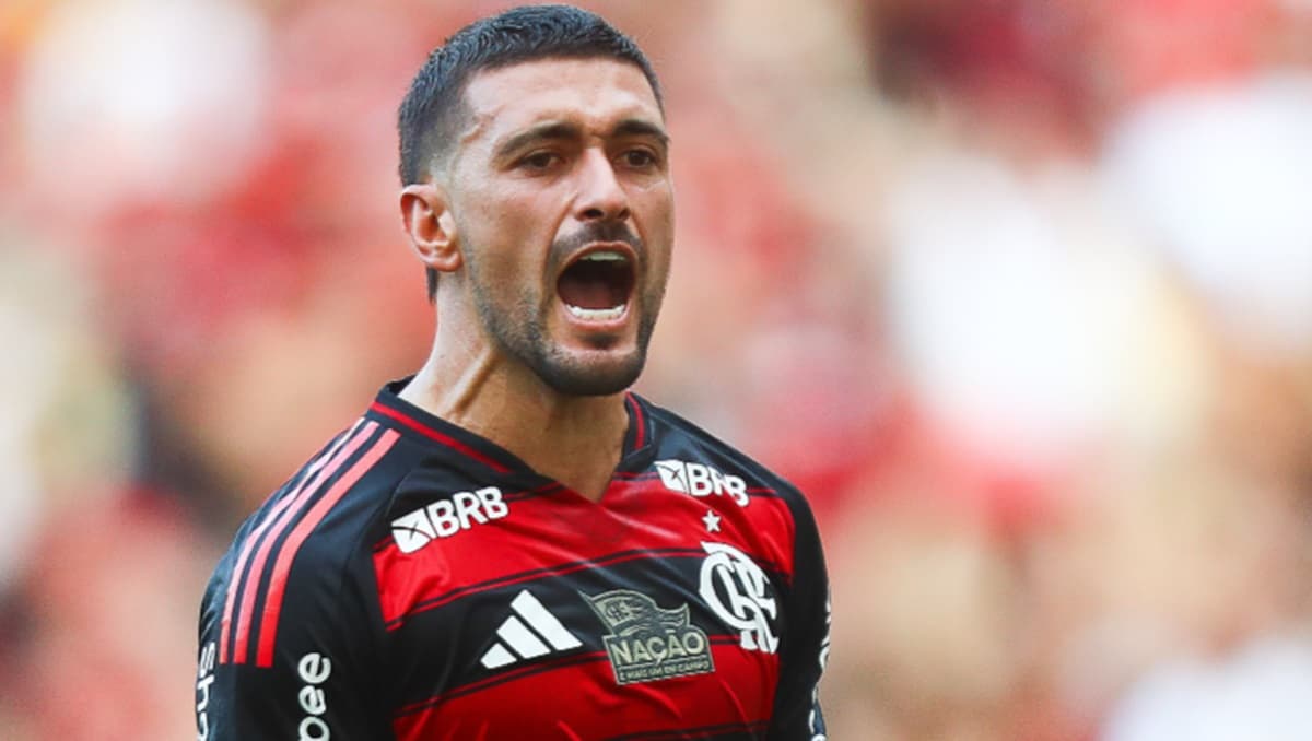 arrascaeta em jogo do flamengo contra o corinthians