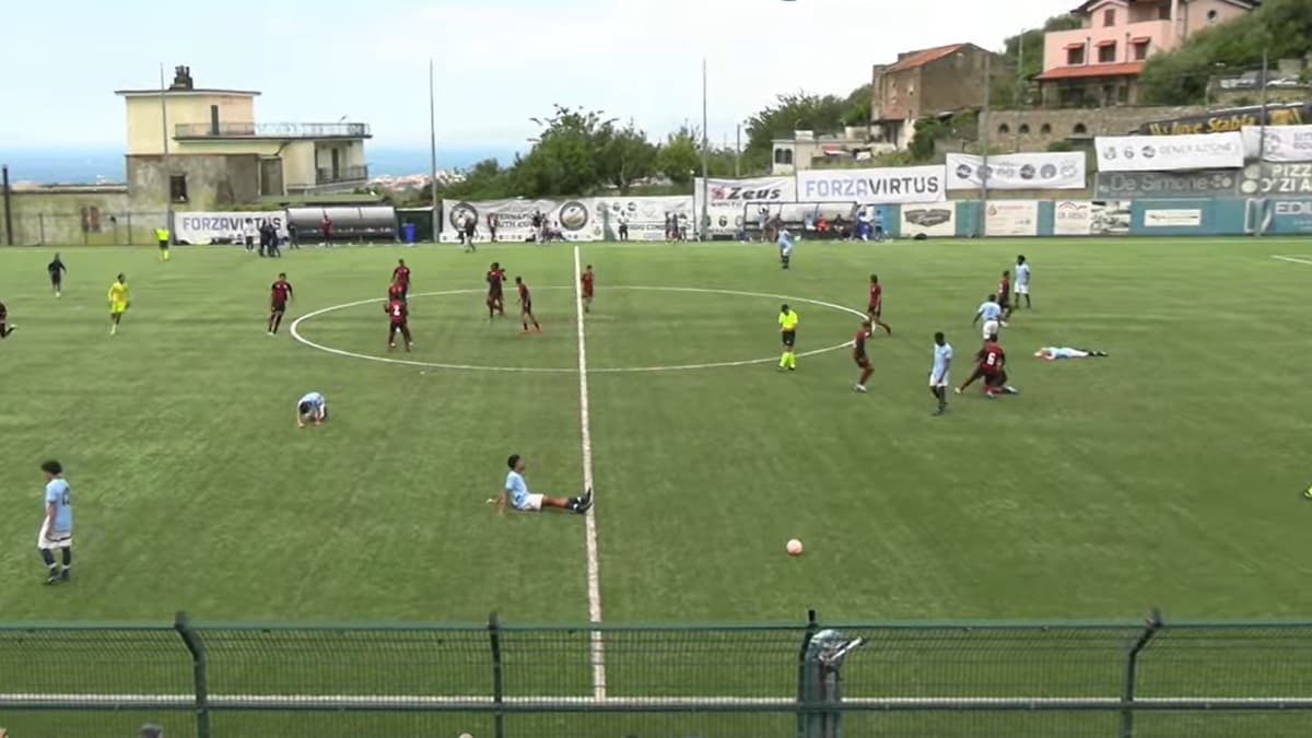 Jogadores do Flamengo comemoram título sobre o Manchester City em torneio na Itália