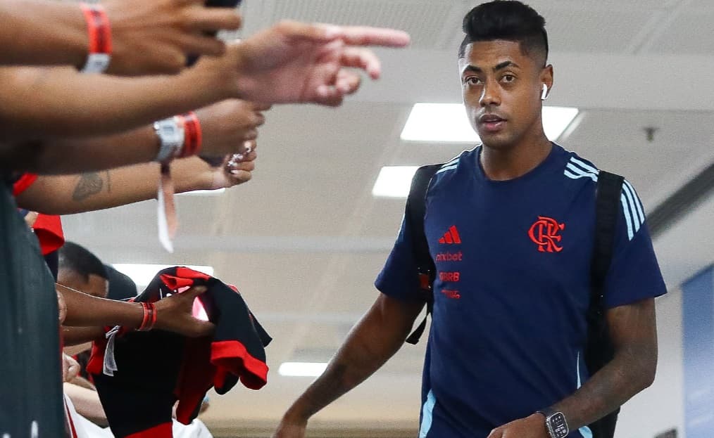 bruno henrique em pré jogo do flamengo no maracanã