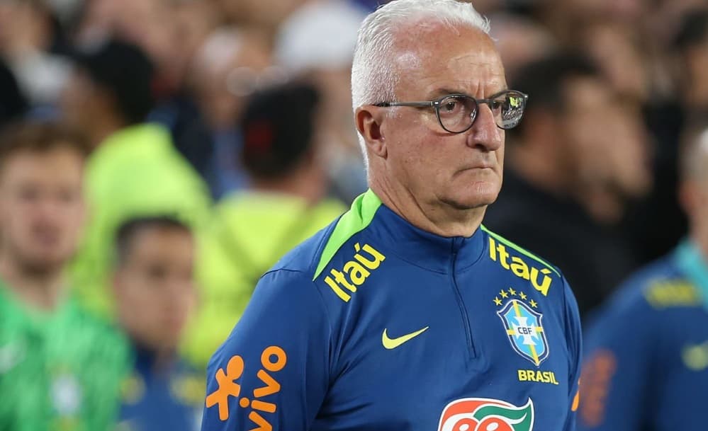 dorival júnior ex-flamengo em jogo da seleção brasileira
