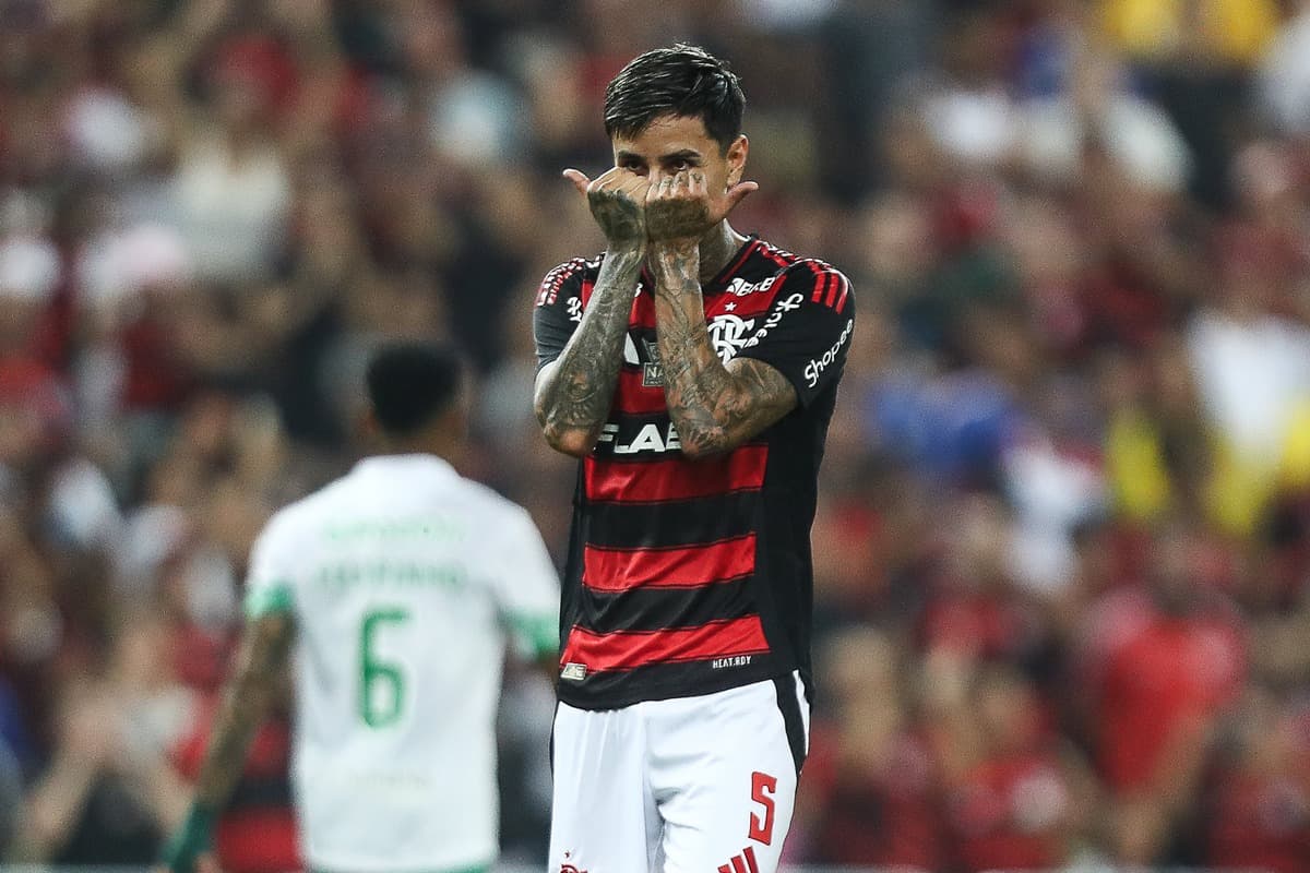 Erick Pulgar comemora gol marcado contra o Juventude, no Maracanã, pelo Brasileirão 2025