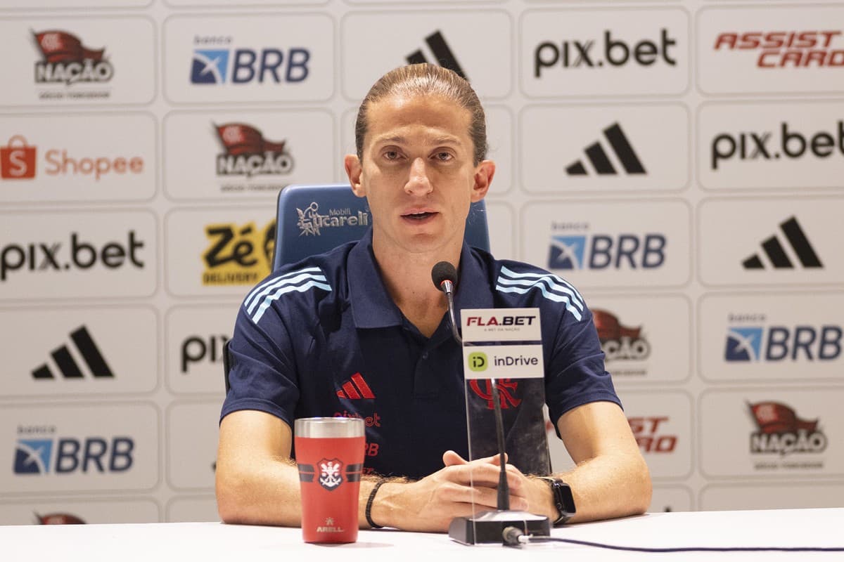 Filipe Luís concede entrevista coletiva após Flamengo 1x1 Internacional pelo Brasileirão 2025