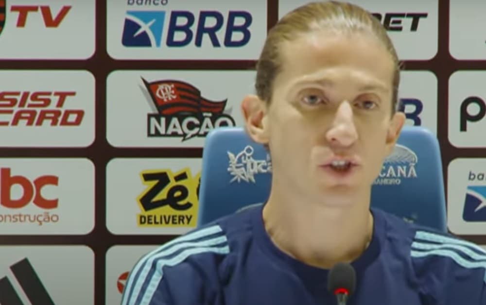 filipe luís em coletiva de jogo do flamengo no maracanã