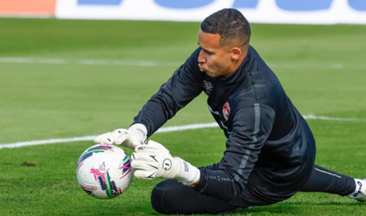 gabriel batista ex-flamengo em jogo na liga portuguesa