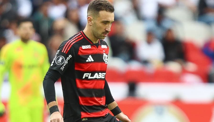 léo ortiz em jogo do flamengo contra ldu na libertadores