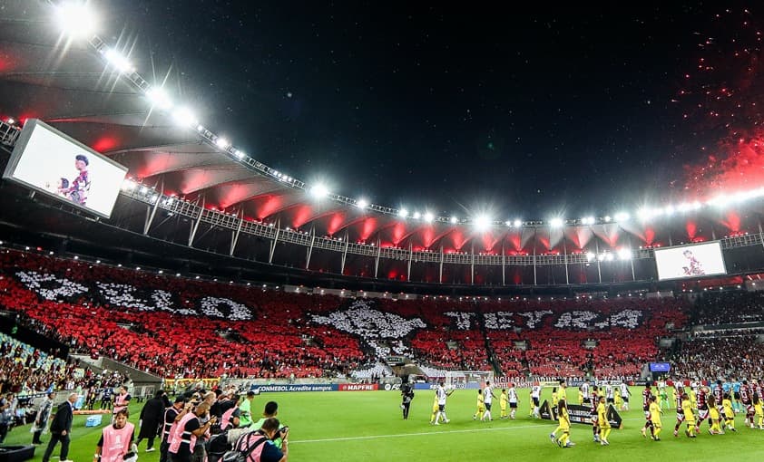 Mosaico "Pelo Tetra" feito pela torcida do Flamengo no Maracanã antes de duelo contra o Central Córdoba pela Libertadores 2025