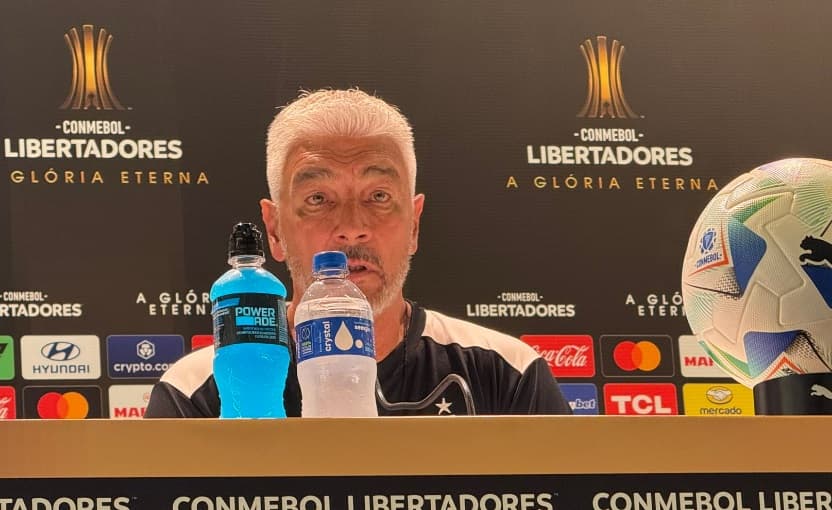 técnico do central córdoba em jogo contra o flamengo