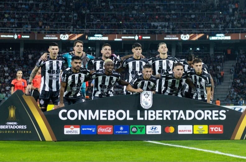 Central Córdoba perfilado antes de enfrentar Flamengo