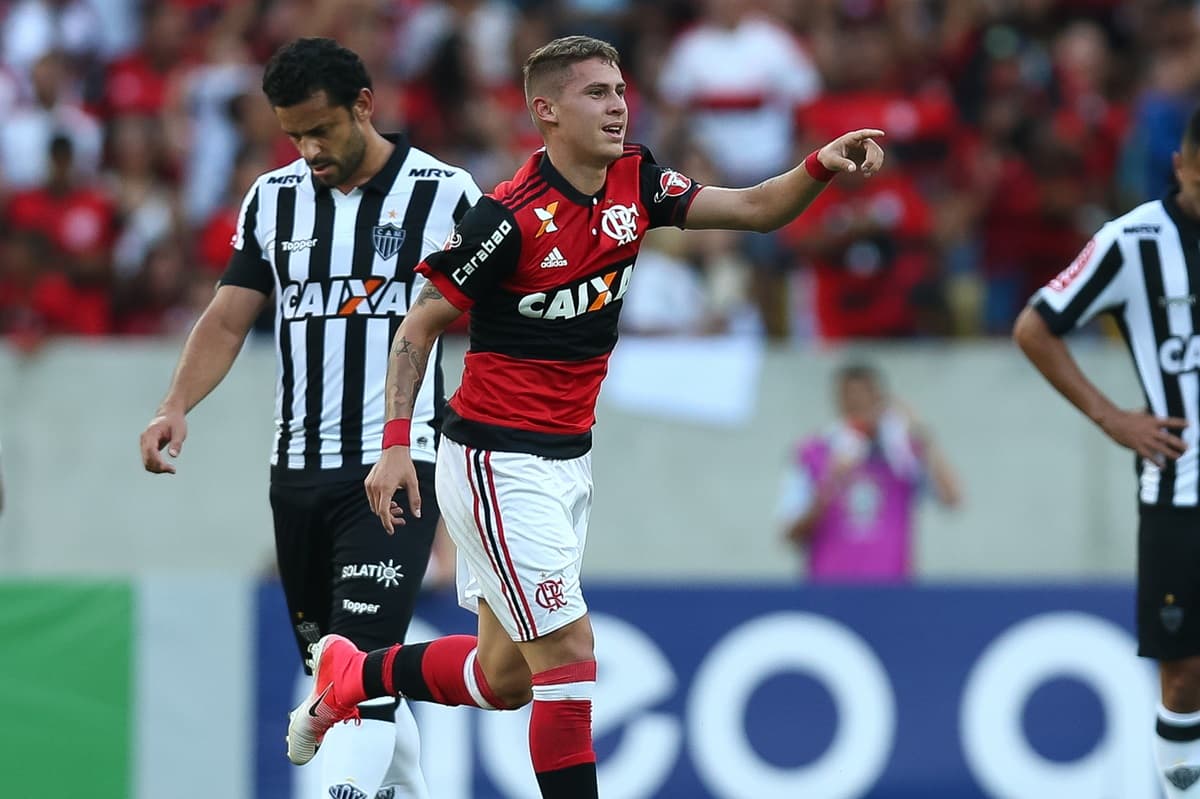 Matheus Sávio comemora gol contra o Atlético-MG em 2025