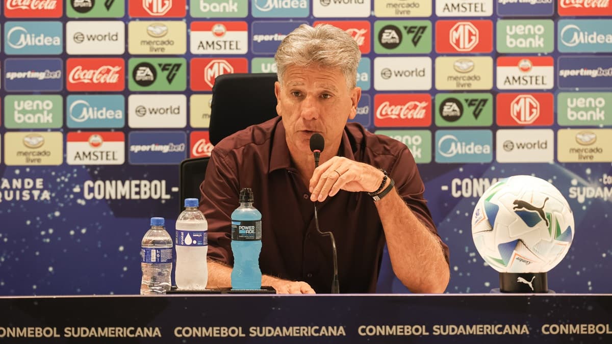 Em coletiva, Renato Gaúcho cita o Flamengo ao falar sobre favoritismo do Fluminense