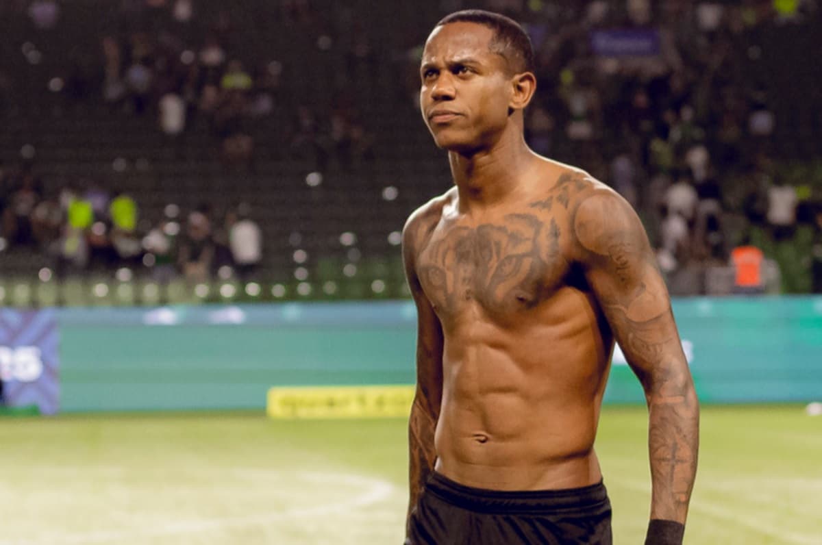 wallace yan do flamengo em jogo contra o palmeiras