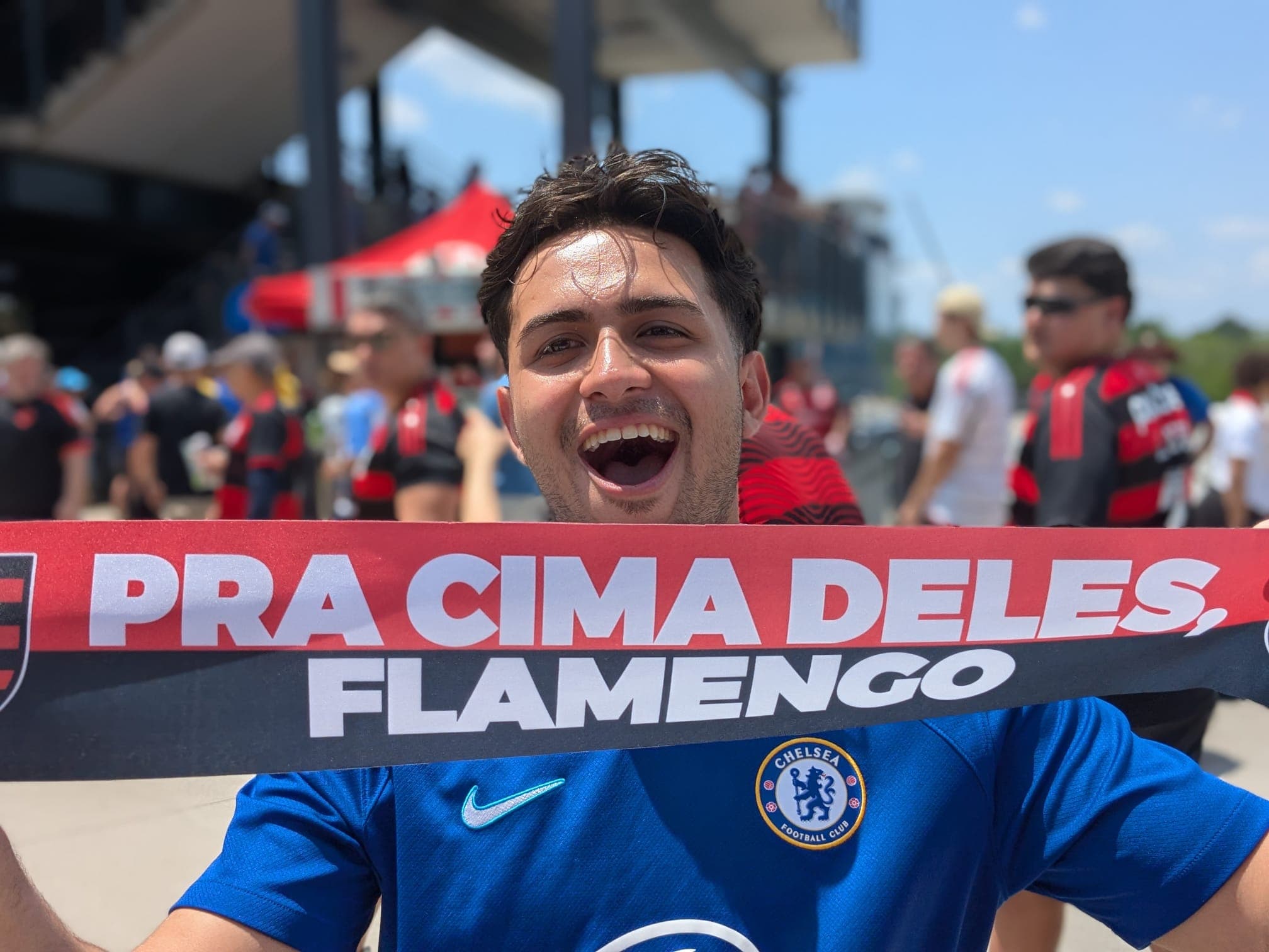 Torcedor do Chelsea se rende ao Flamengo
