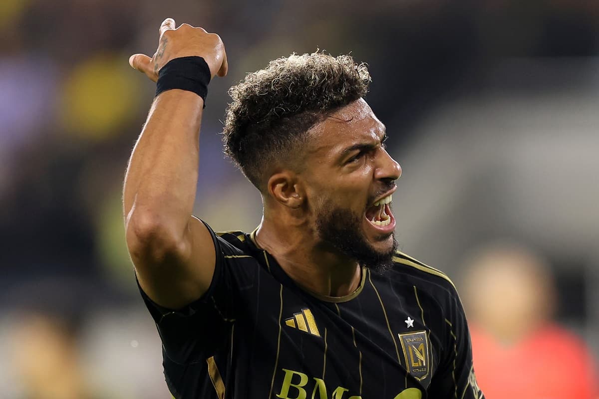 Bouanga levanta a torcida em jogo contra o América-MEX