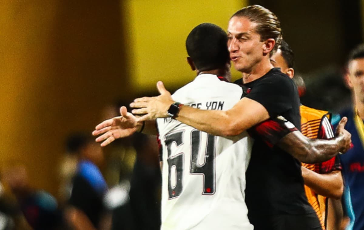 wallace yan comemora gol do flamengo com filipe luís