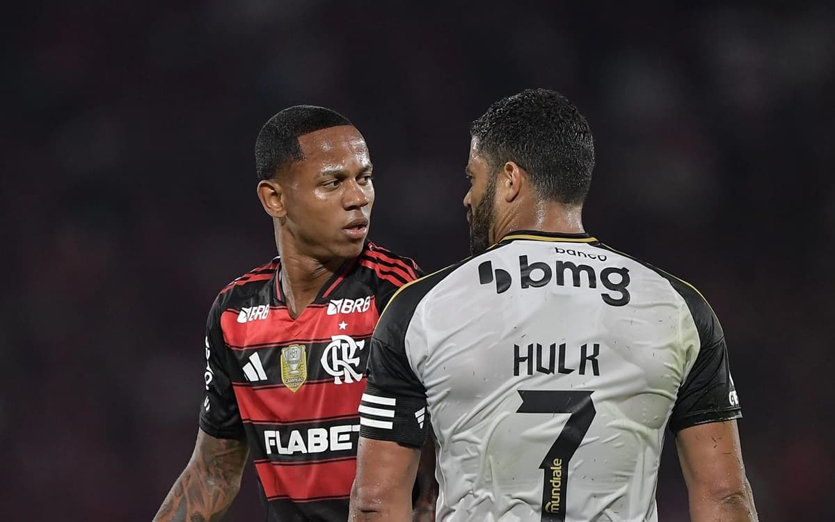 Wallace Yan e Hulk se estranharam no último Flamengo x Atlético-MG