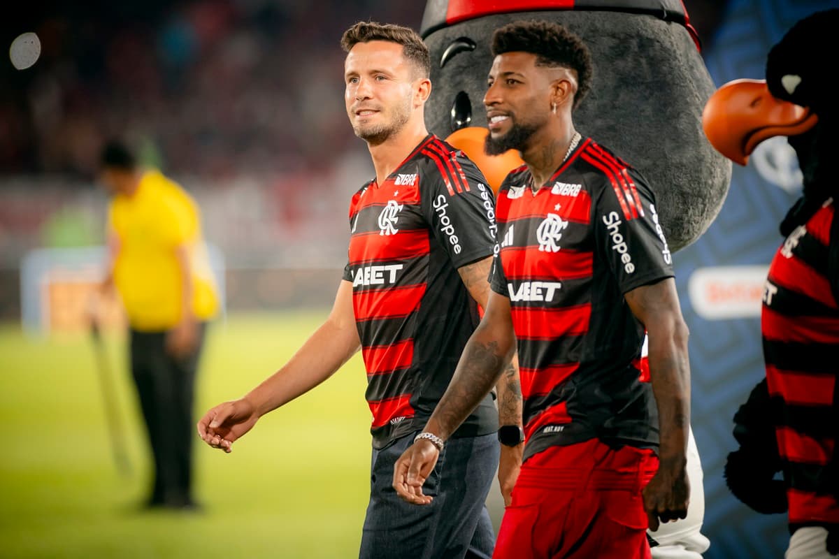 Saúl e Emerson Royal são apresentados à Nação no Maracanã