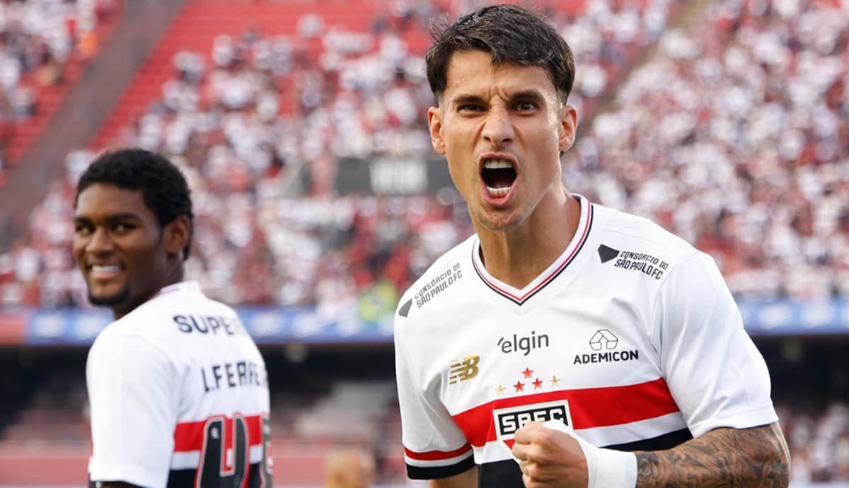 ferreirinha comemora gol pelo são paulo olho nele flamengo