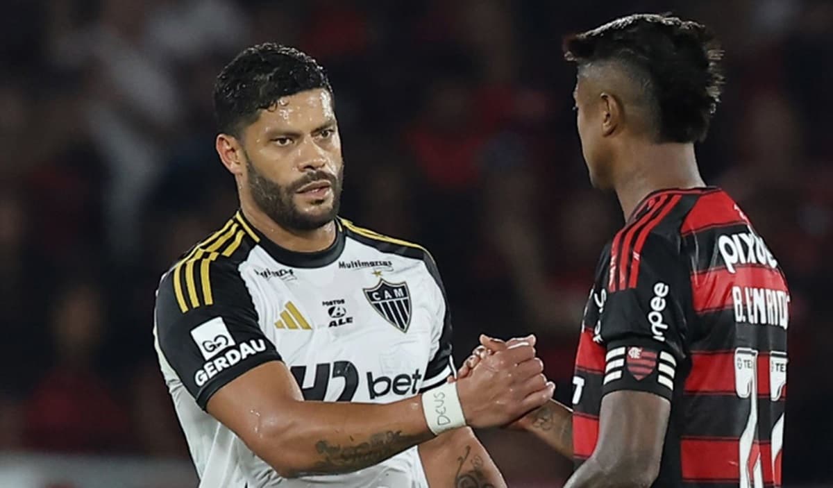 hulk e bruno henrique em jogo entre flamengo e atletico mg pela copa do brasil