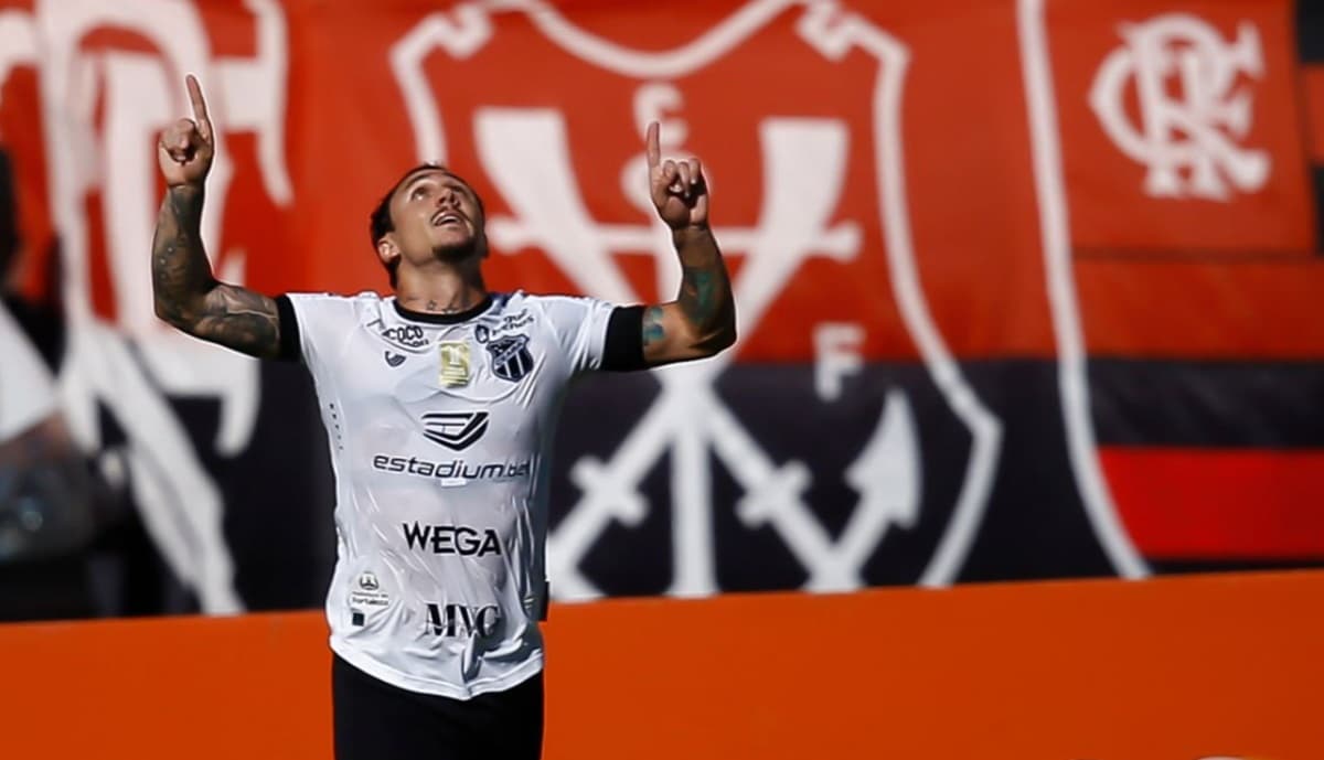 vina em jogo do ceará contra o flamengo