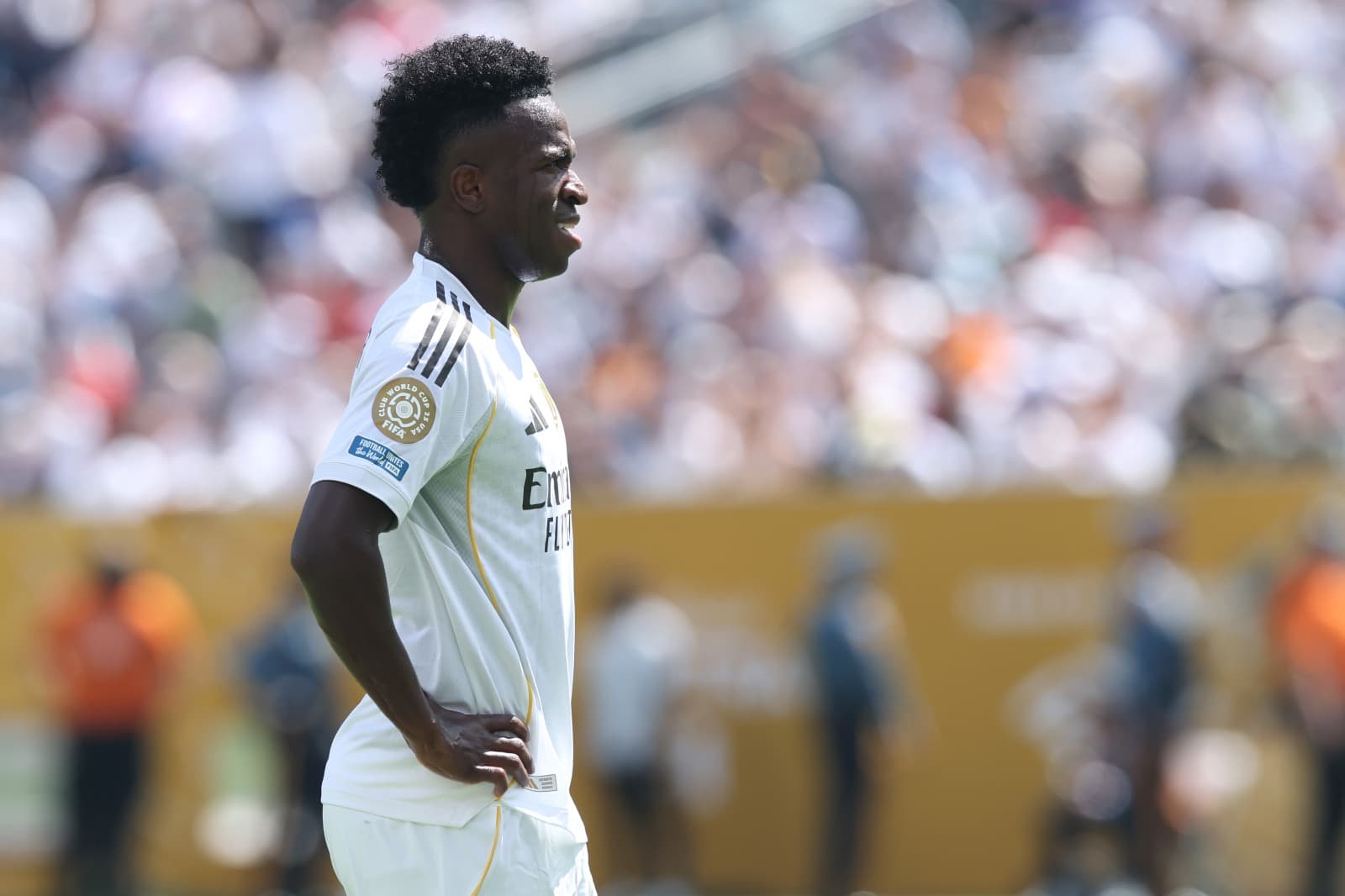 Vinicius Junior #7 do Real Madrid C. F. reage durante a partida da semifinal da Copa do Mundo de Clubes da FIFA 2025 entre o Jogo 59 e o Jogo 60 no MetLife Stadium em 9 de julho de 2025 em East Rutherford, Nova Jersey.