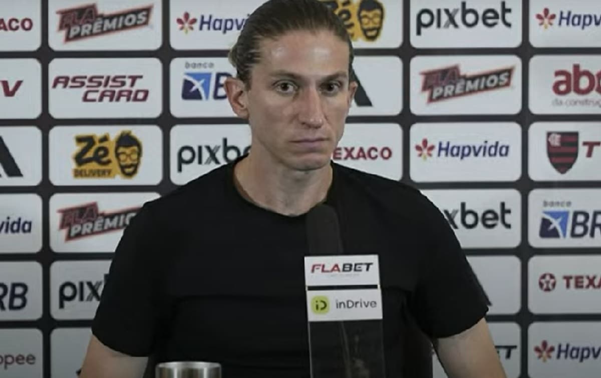 Filipe Luís concede coletiva após Ceará x Flamengo