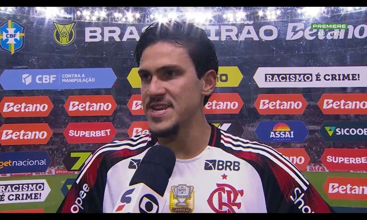 Pedro dá entrevista no intervalo de Flamengo x Internacional