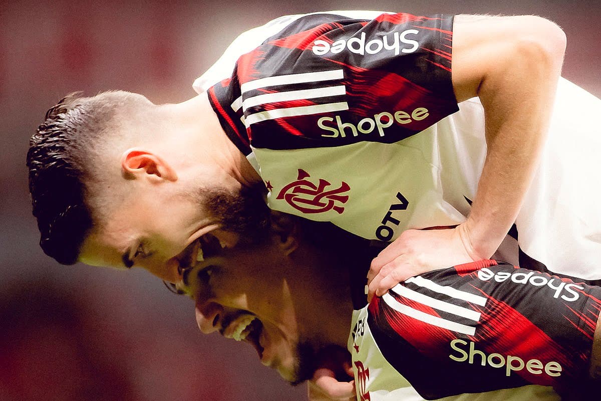 Jorginho e Pedro comemoram gol do Flamengo contra o Inter