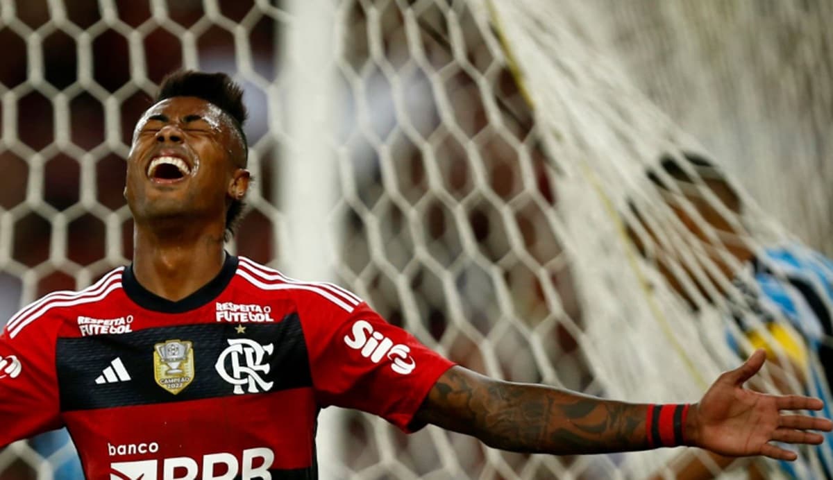 bruno henrique em jogo do flamengo contra o grêmio