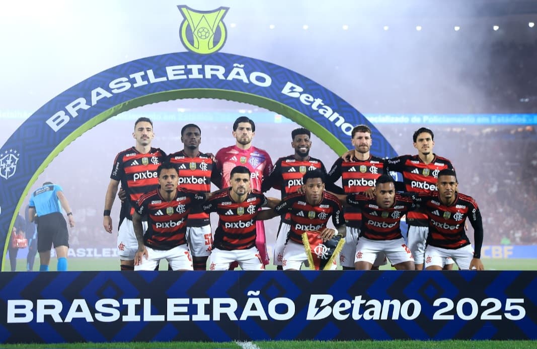 Flamengo perfilado antes de jogo do Brasileirão